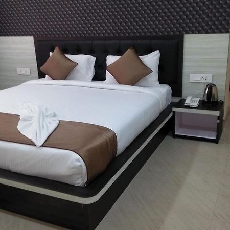 The Four Season Hotel Dimapur ภายนอก รูปภาพ