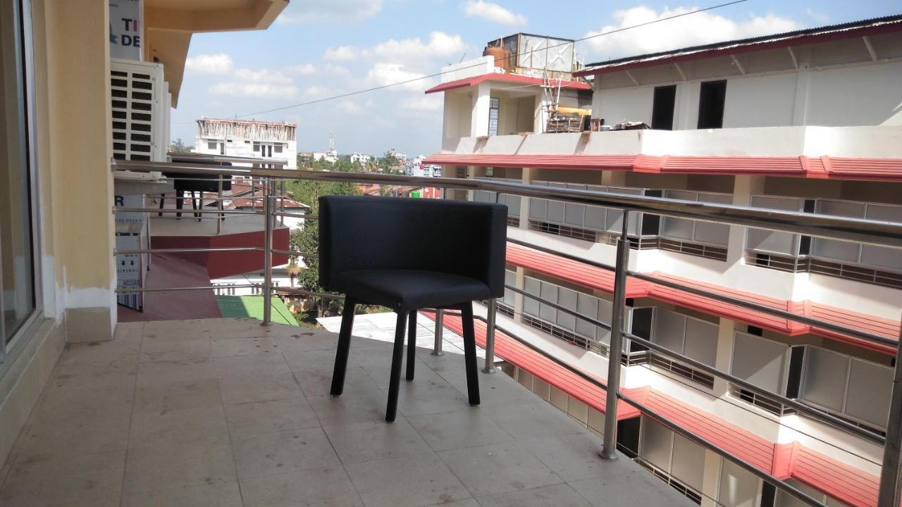 The Four Season Hotel Dimapur ภายนอก รูปภาพ