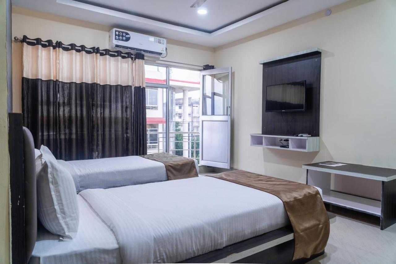 The Four Season Hotel Dimapur ภายนอก รูปภาพ